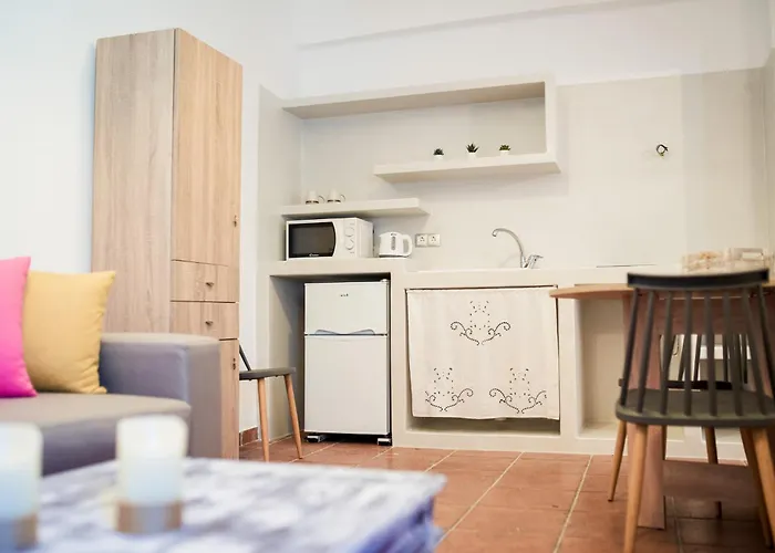 Ofioysa Kaga Kythnosuites